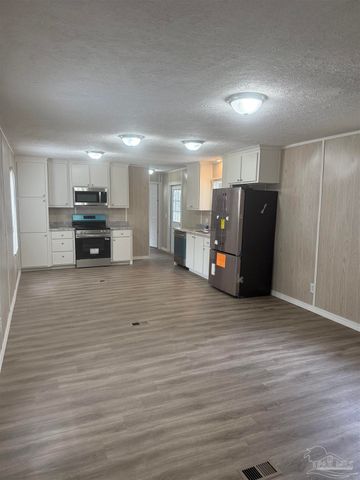 5227 Chestnut Ave, Pace, FL 32571