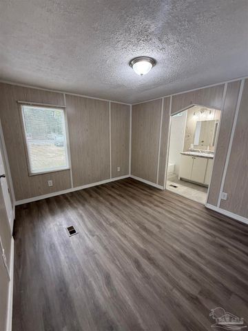 5227 Chestnut Ave, Pace, FL 32571