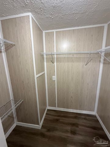 5227 Chestnut Ave, Pace, FL 32571