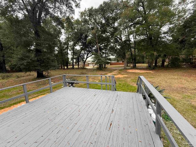 5227 Chestnut Ave, Pace, FL 32571