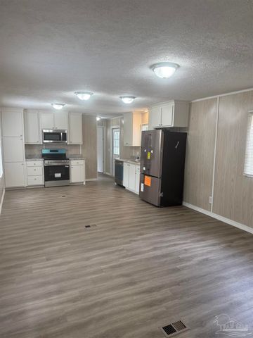 5227 Chestnut Ave, Pace, FL 32571