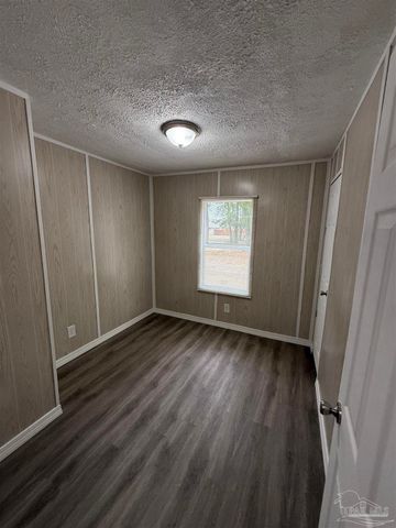 5227 Chestnut Ave, Pace, FL 32571