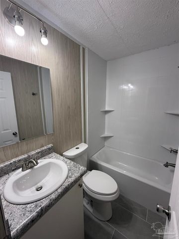 5227 Chestnut Ave, Pace, FL 32571