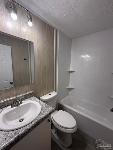 5227 Chestnut Ave, Pace, FL 32571