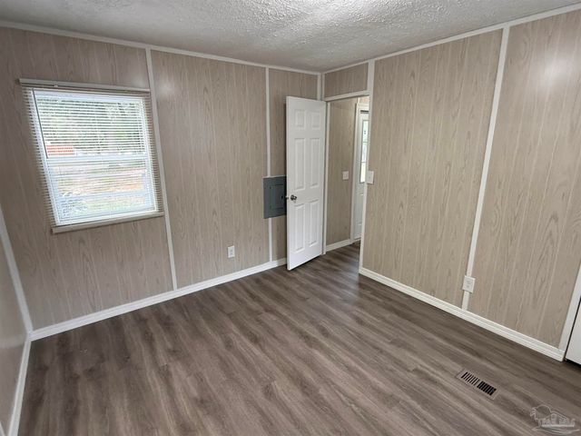 5227 Chestnut Ave, Pace, FL 32571