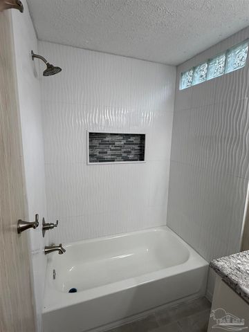 5227 Chestnut Ave, Pace, FL 32571