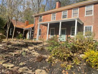 2460 Pleuchel Rd, Franklin Park, PA 15143