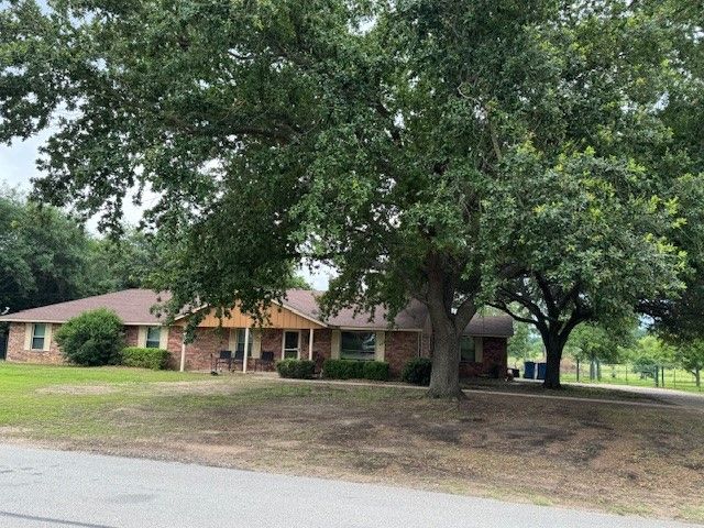 605 E Will White Road, Tool, TX 75143