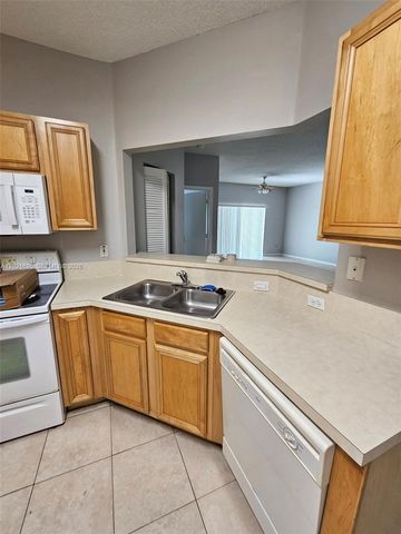 1275 SW 48th Ter 1275, Deerfield Beach, FL 33442
