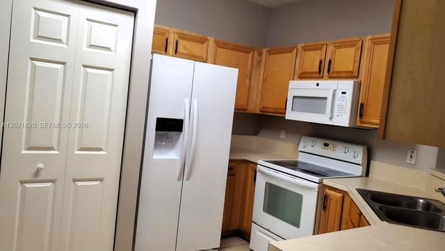 1275 SW 48th Ter 1275, Deerfield Beach, FL 33442