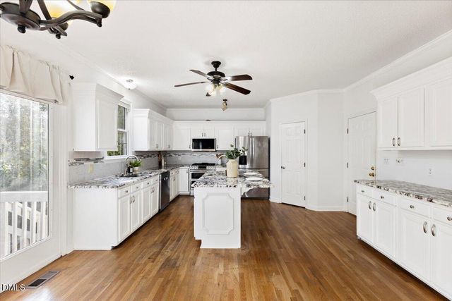 2044 Muirfield Village Way, Raleigh, NC 27604
