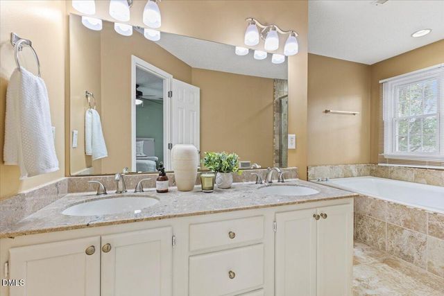 2044 Muirfield Village Way, Raleigh, NC 27604