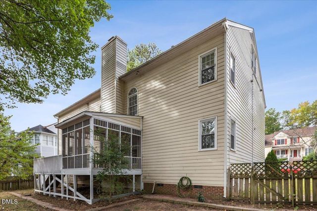 2044 Muirfield Village Way, Raleigh, NC 27604