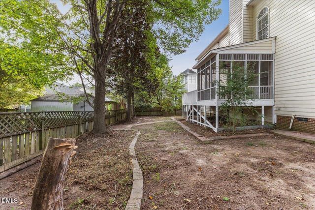 2044 Muirfield Village Way, Raleigh, NC 27604
