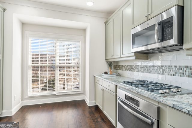 1002 Township Square, Alpharetta, GA 30022