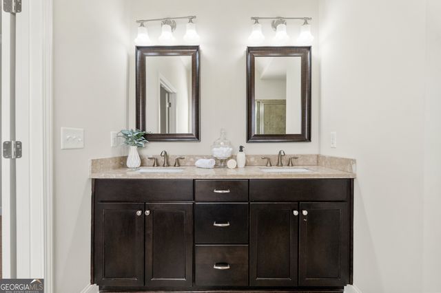 1002 Township Square, Alpharetta, GA 30022