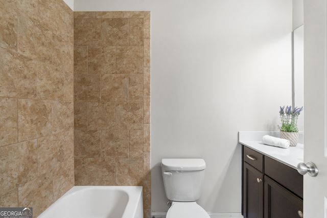 1002 Township Square, Alpharetta, GA 30022