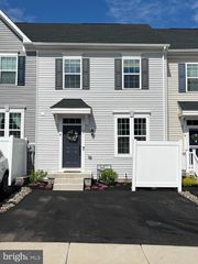 84 HUNTERS DR, Gilbertsville, PA 19525