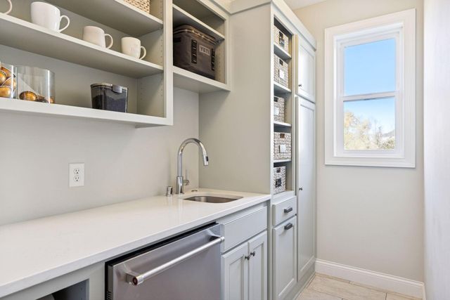 78 Rapp Farm Lane, North Oaks, MN 55127