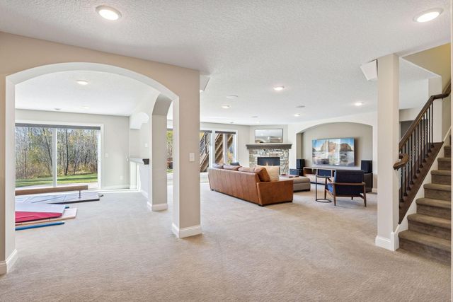 78 Rapp Farm Lane, North Oaks, MN 55127