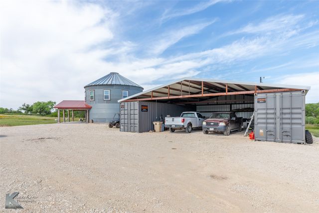 462 County Road 241, Ovalo, TX 79541