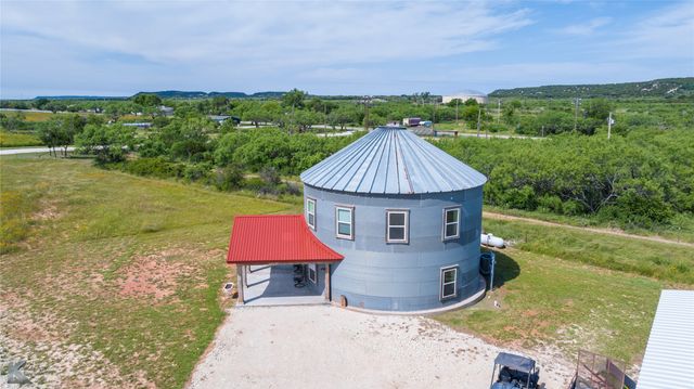 462 County Road 241, Ovalo, TX 79541