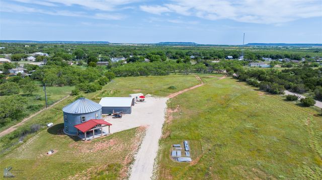 462 County Road 241, Ovalo, TX 79541