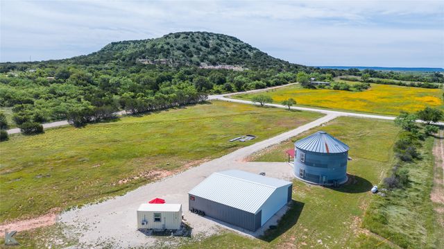 462 County Road 241, Ovalo, TX 79541
