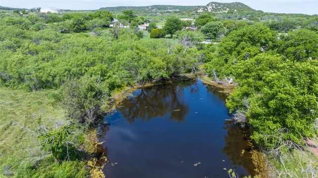 462 County Road 241, Ovalo, TX 79541