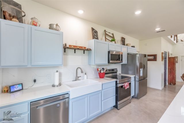 462 County Road 241, Ovalo, TX 79541