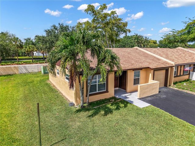 9531 W Heather Ln, Miramar, FL 33025