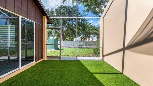 9531 W Heather Ln, Miramar, FL 33025