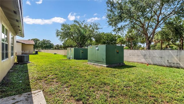 9531 W Heather Ln, Miramar, FL 33025