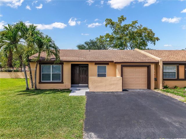 9531 W Heather Ln, Miramar, FL 33025