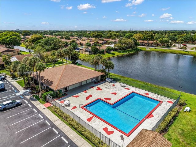 9531 W Heather Ln, Miramar, FL 33025