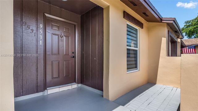 9531 W Heather Ln, Miramar, FL 33025