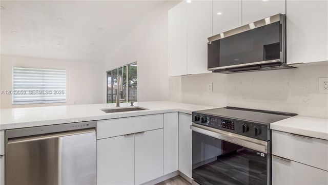 9531 W Heather Ln, Miramar, FL 33025