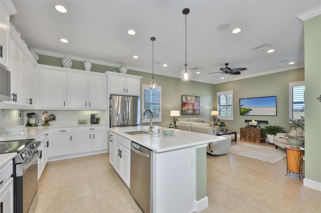 1618 EMERALD DUNES DRIVE, Sun City Center, FL 33573