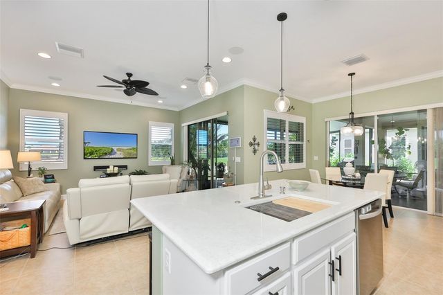 1618 EMERALD DUNES DRIVE, Sun City Center, FL 33573
