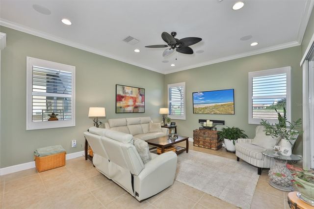 1618 EMERALD DUNES DRIVE, Sun City Center, FL 33573