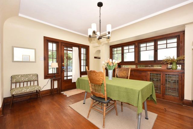 5051 N Hollywood AVENUE #5053, Whitefish Bay, WI 53217