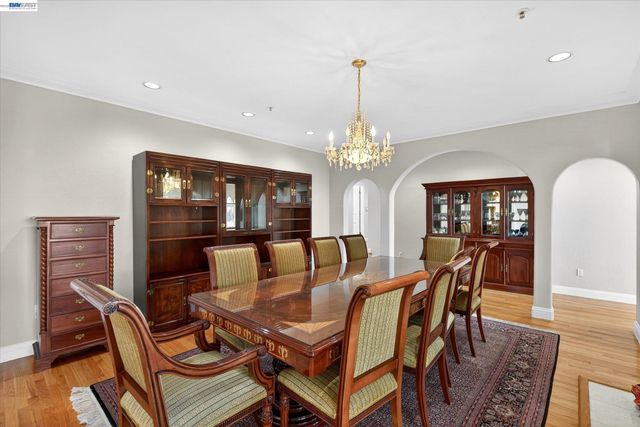 9500 Santos Ranch Rd, Pleasanton, CA 94588