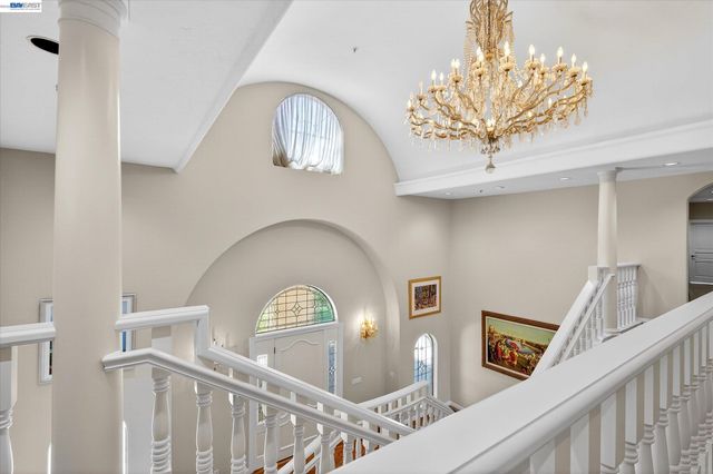 9500 Santos Ranch Rd, Pleasanton, CA 94588