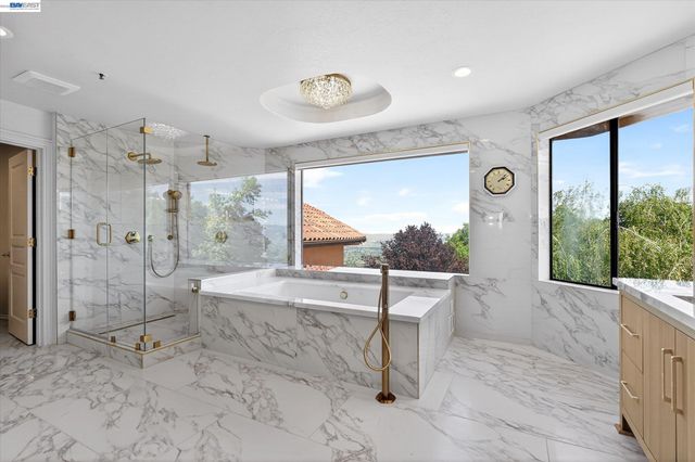 9500 Santos Ranch Rd, Pleasanton, CA 94588