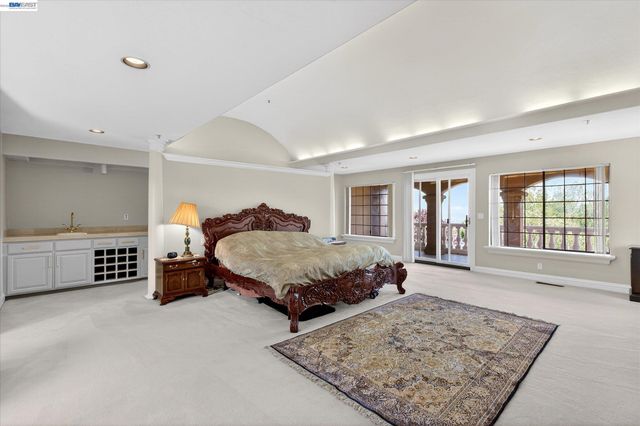 9500 Santos Ranch Rd, Pleasanton, CA 94588