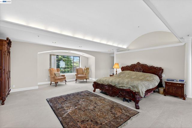 9500 Santos Ranch Rd, Pleasanton, CA 94588