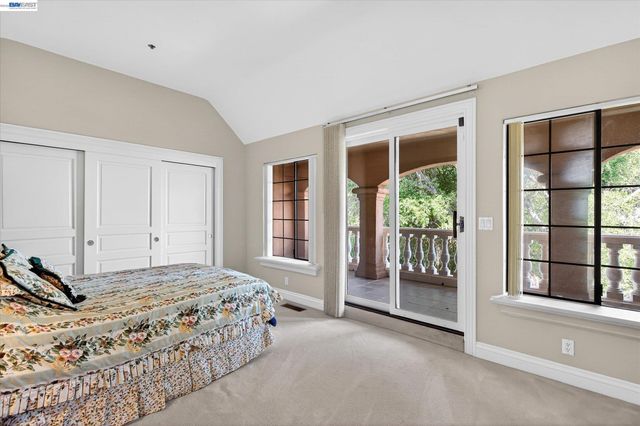 9500 Santos Ranch Rd, Pleasanton, CA 94588