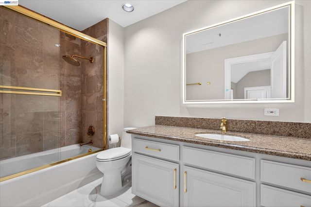 9500 Santos Ranch Rd, Pleasanton, CA 94588