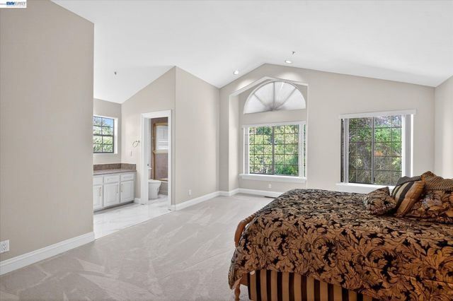 9500 Santos Ranch Rd, Pleasanton, CA 94588