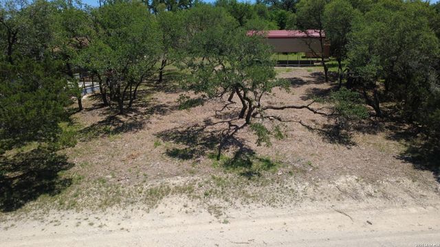 362 CANYON SPRINGS DR, Canyon Lake, TX 78133